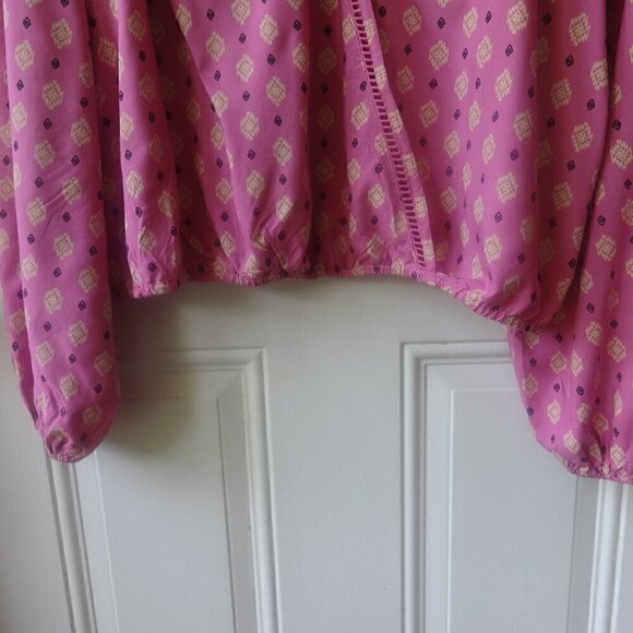 Wrangle Retro brand top size XXL, rayon, pink with cream print design, NWT, soft - Picture 5 of 16